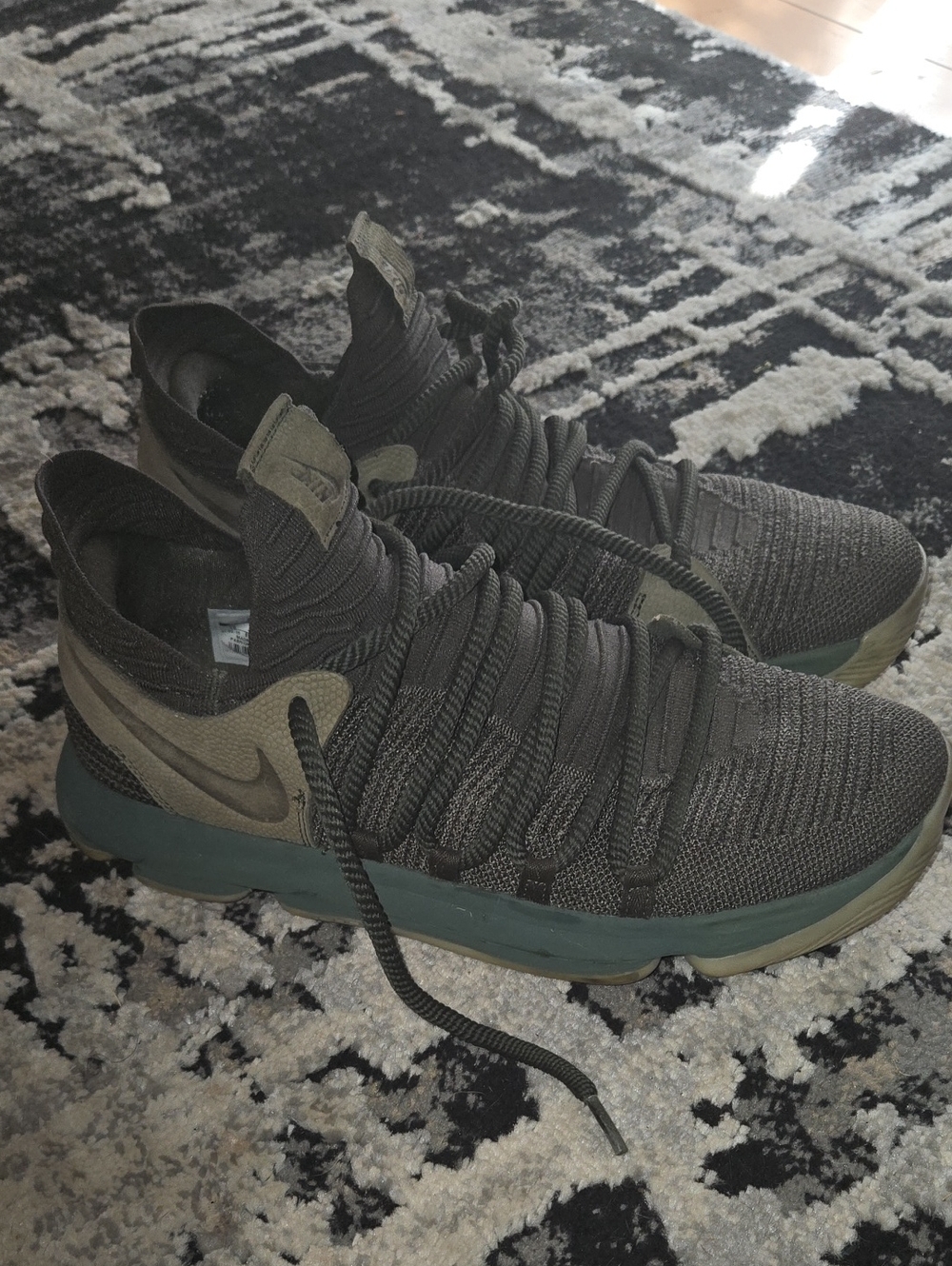 Nike Men's Olive Green Knit Running Sneakers